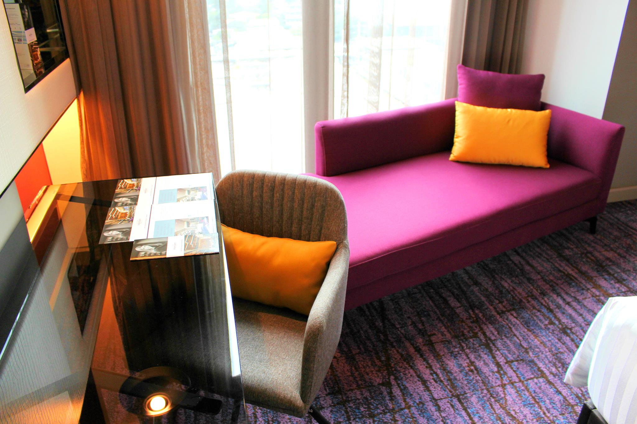 Mercure Bangkok Makkasan - Tap to explore photos