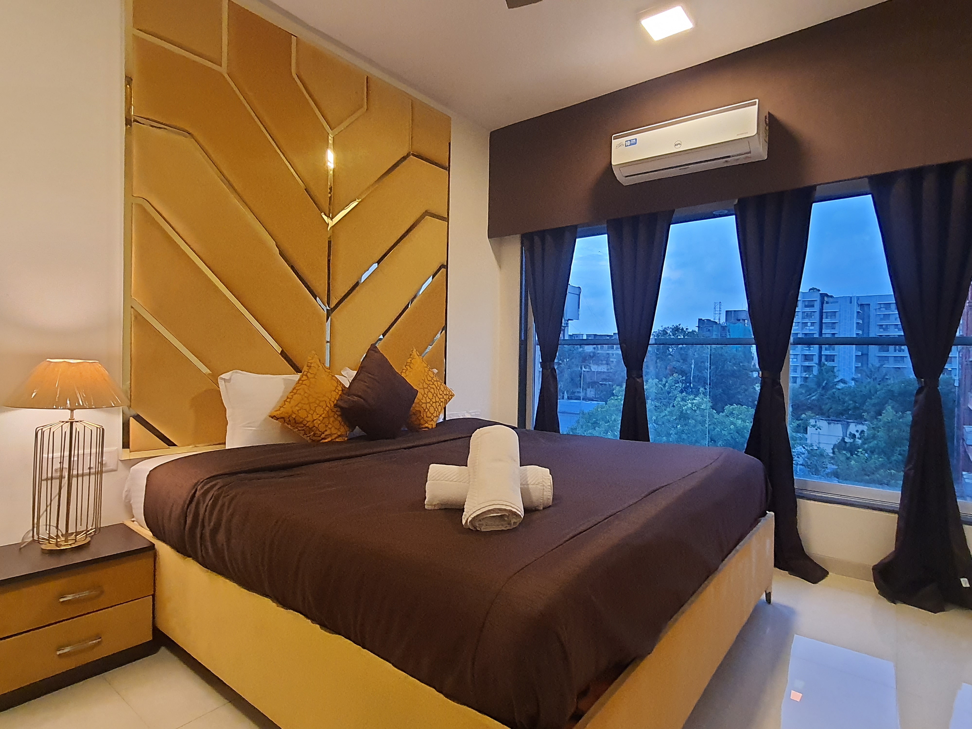 OSI Apartment BKC Kurla West - Tap to explore photos