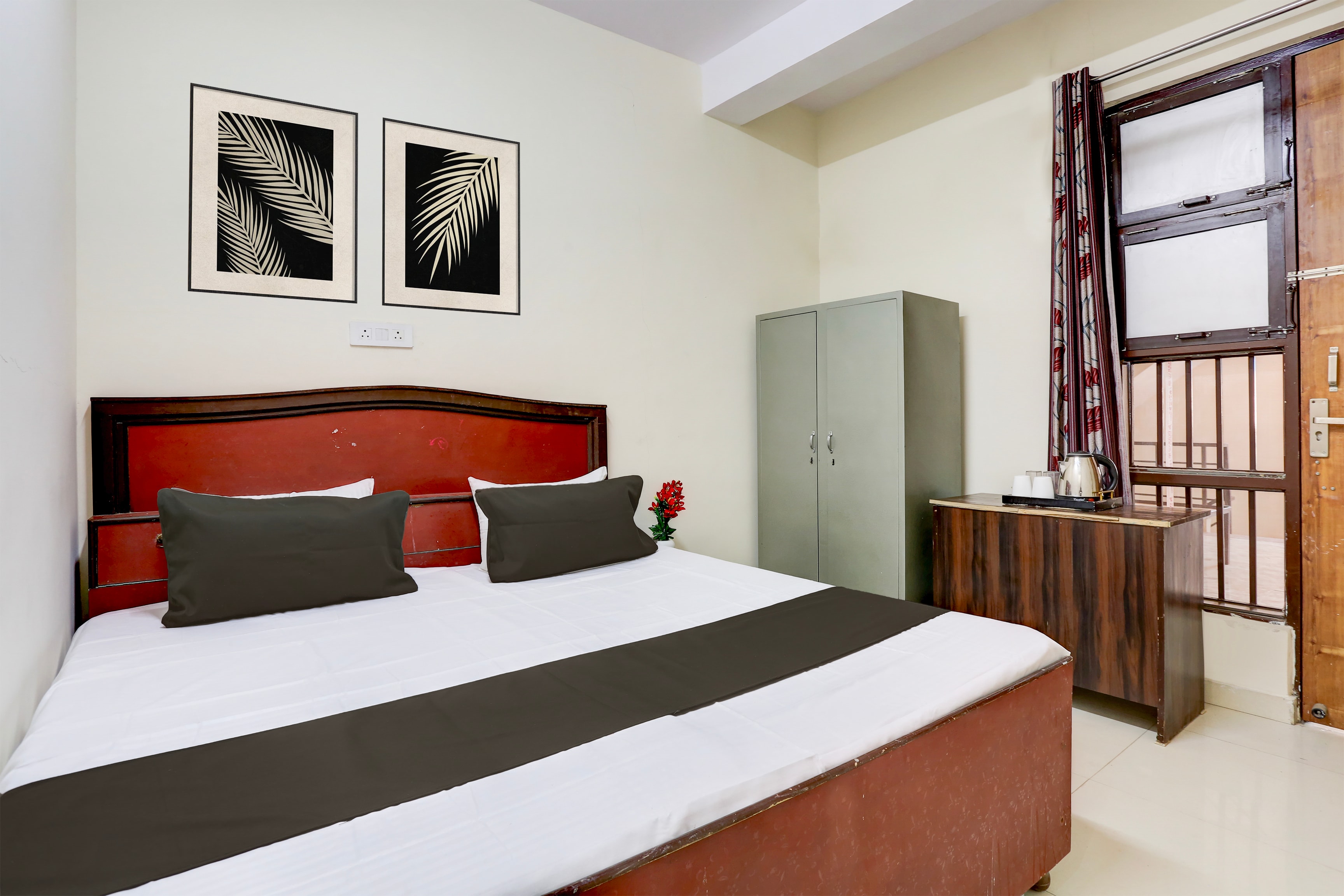 Hotel O Rathi - Tap to explore photos