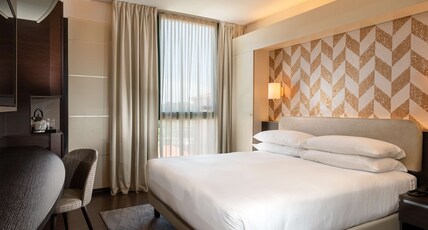 Doubletree by Hilton Milan Malpensa Solbiate Olona Room Type - KING DELUXE ROOM
