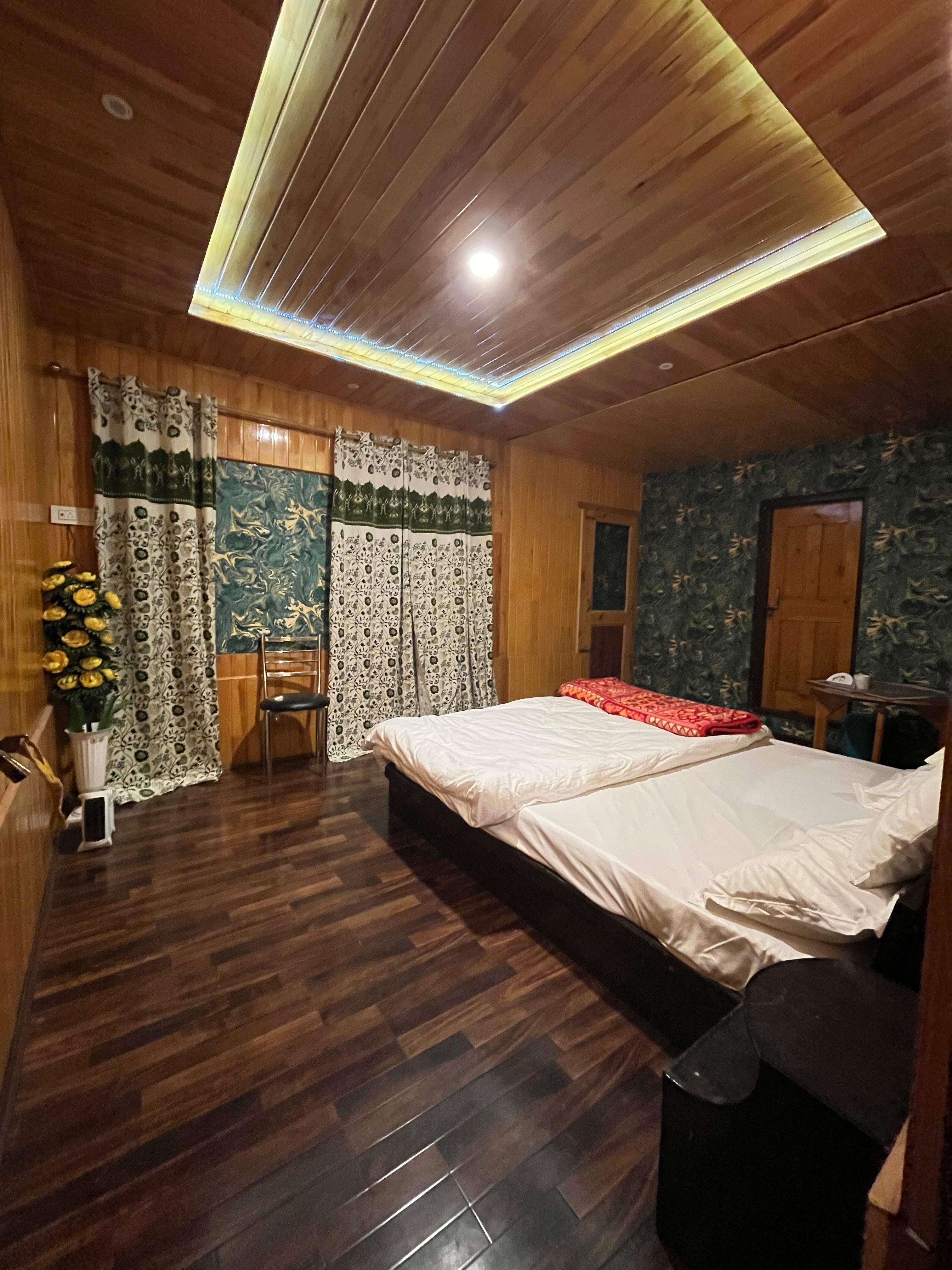 Sheraz Guest House - Tap to explore photos