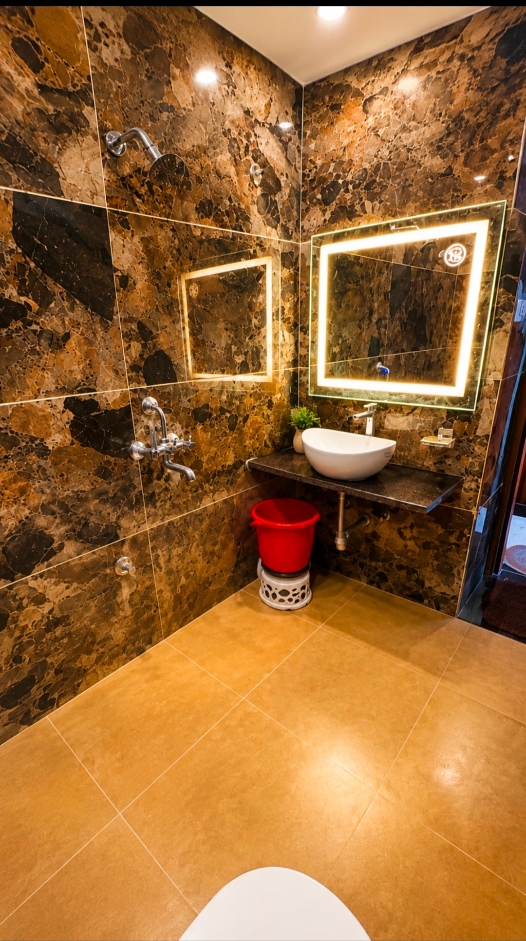 Hotel Shaurya - Tap to explore photos
