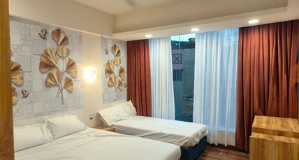Hotel shree mahakal krapa Room Type - Luxury triple bed room