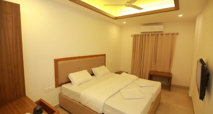 Z Square Residency Room Type - Deluxe  Room with Air Conditioning