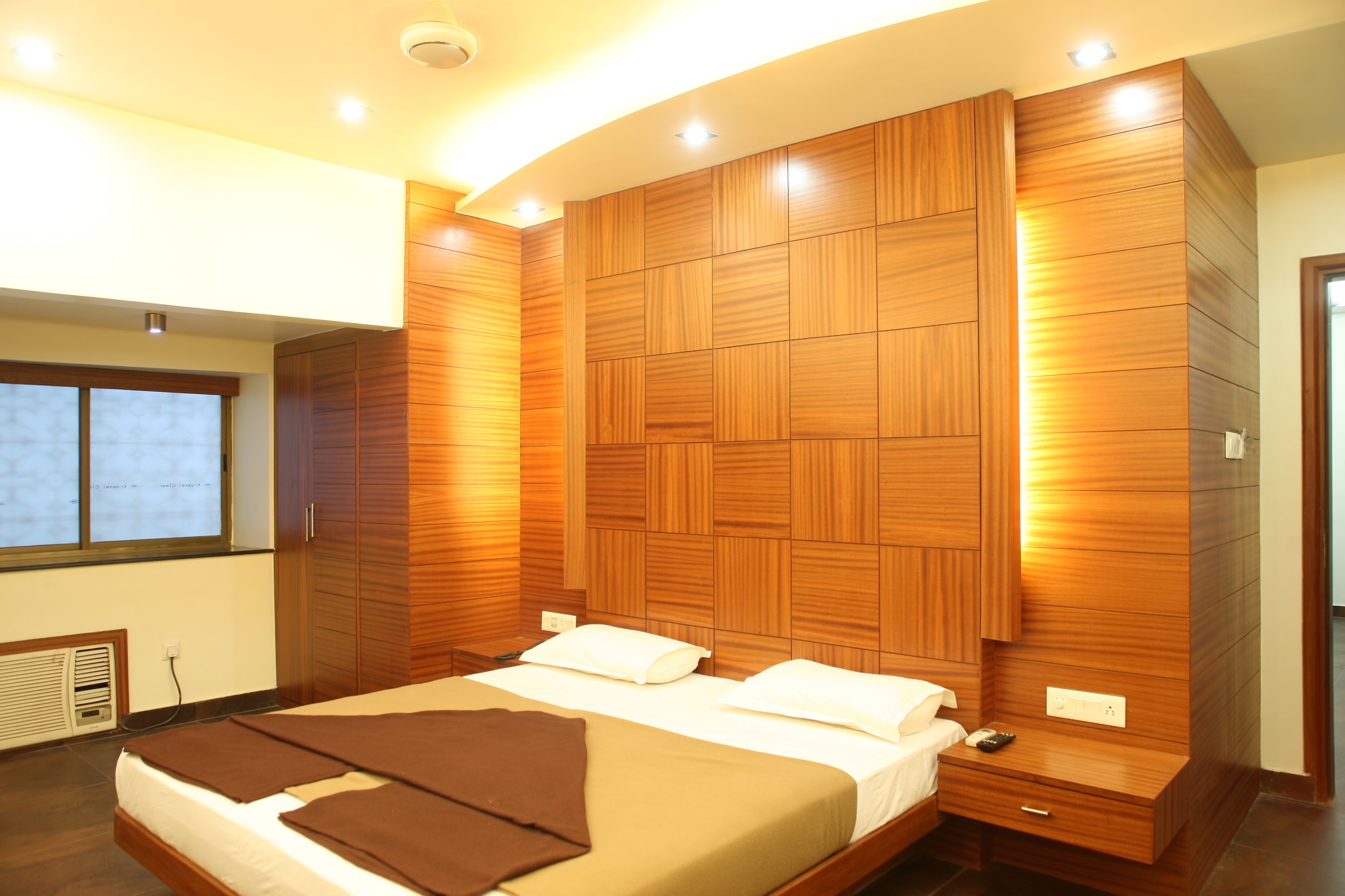 Hotel Trimoorti - Tap to explore photos