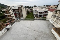 Kamlam Homes Summit Stay