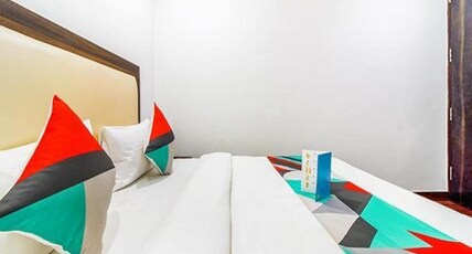 Comfy Stay Hotels Room Type - Deluxe Room