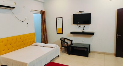 HOTEL LOVEKUSH Room Type - Super Deluxe Room - Quad Sharing