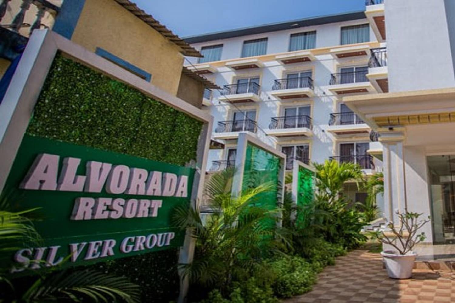 Alvorada Resort - Tap to explore photos