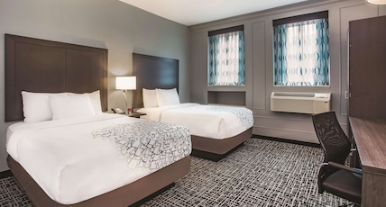 La Quinta Inn & Suites by Wyndham Baltimore Downtown Room Type - 2 Double Beds, Non-Smoking