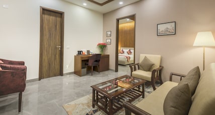 Comfort Inn Dhaliwals, Gurgaon Room Type - Family Suite room with Bathtub Comfort Inn Dhaliwals, Gurgaon Room Type - Family Suite room with Bathtub