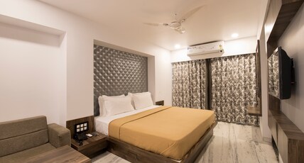 Sanmukh by Adamo Room Type - Super Deluxe Room