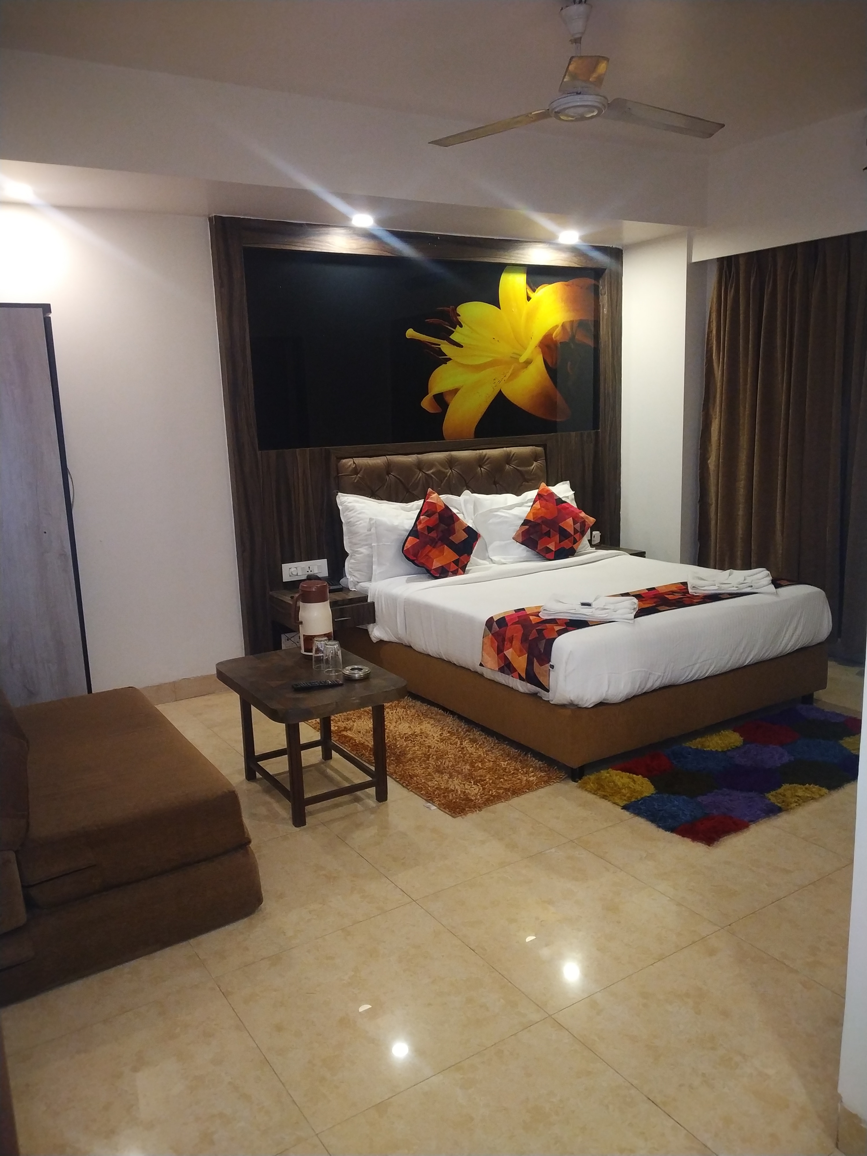Hotel Sheetal - Tap to explore photos