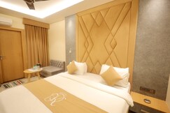 HOTEL KALPANA PALACE