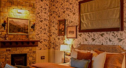 Birds And Oak Room Type - Barbet - Deluxe Room with Valley View
