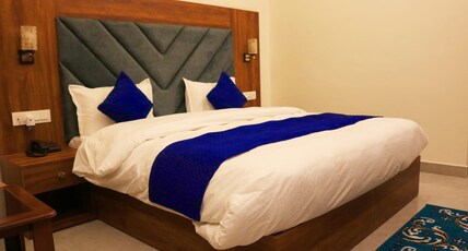 HOTEL RAH INN Room Type - Standard Room with Balcony