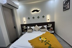 Photos of Stylish 1BHK with balcony near 32nd Avenue Sec 15