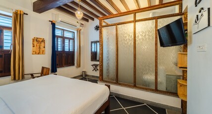Rebel de pondycherry Room Type - Executive Room - Rosa