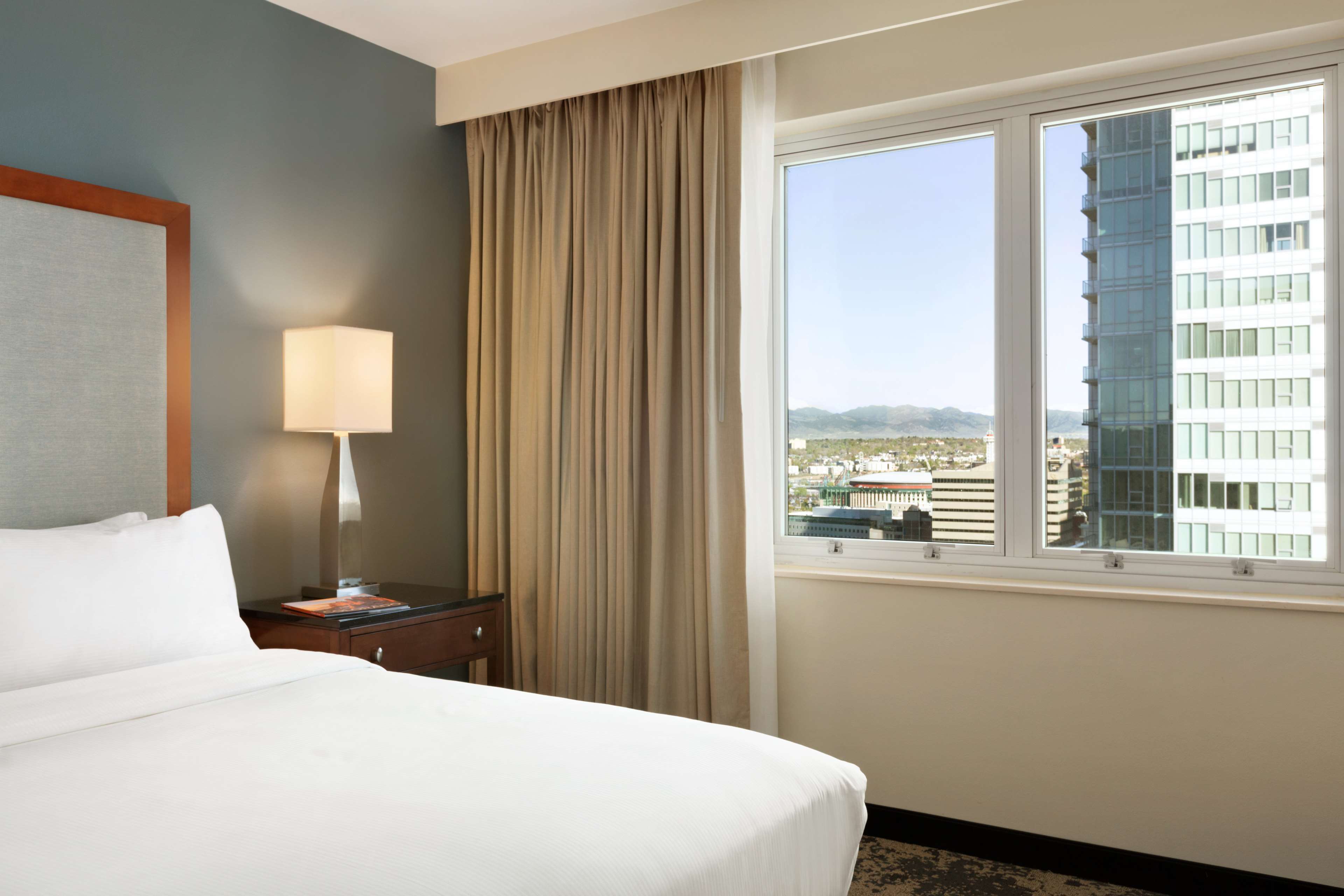 Embassy Suites Denver - Downtown/Convention Center - Tap to explore photos