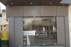 Home Stay Inn | 5 min from Sardar Vallabhbhai Patel International Airport