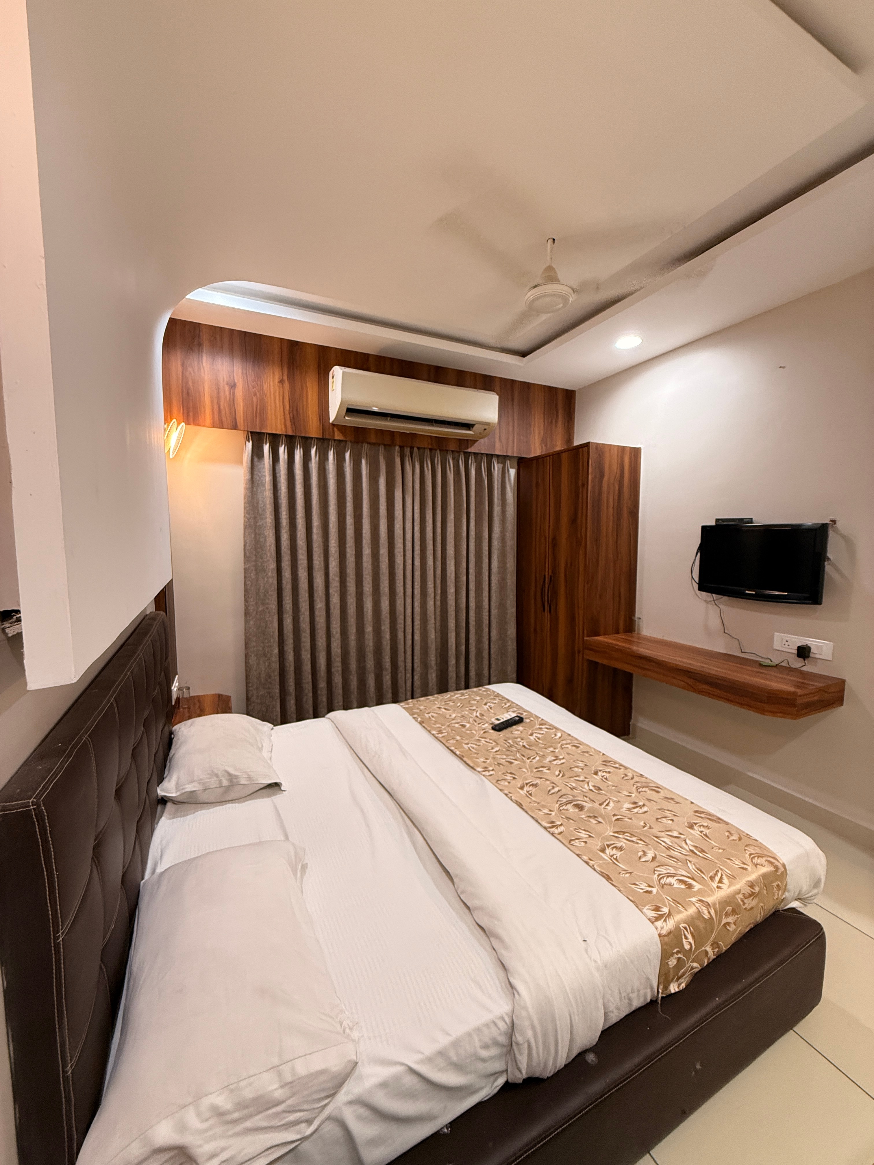 Hotel Samay - Tap to explore photos