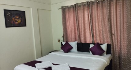 Zenith Shared Apartments in 3BHK Bandra Room Type - Deluxe Room