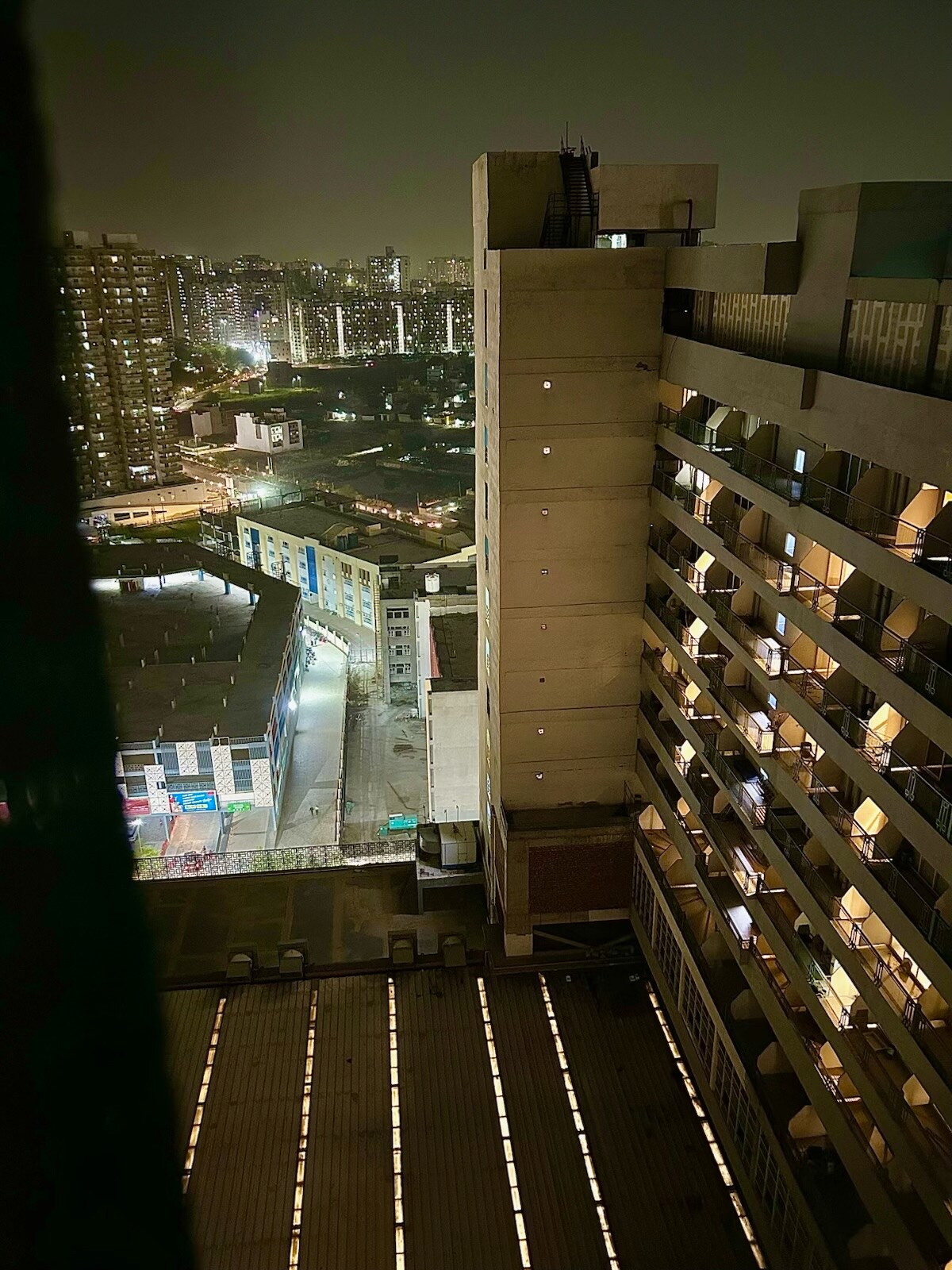 Studio apartment in Gaur city mall , Greater Noida - Tap to explore photos