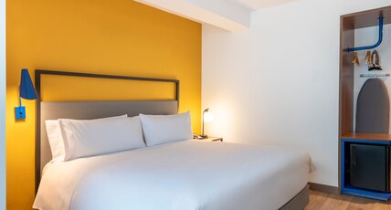Tru by Hilton Cali Sur Room Type - 1 KING BED
