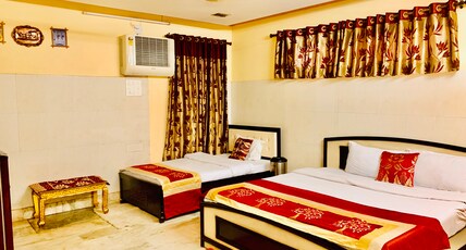 RAJESHWARI RESORTS Room Type - Deluxe room