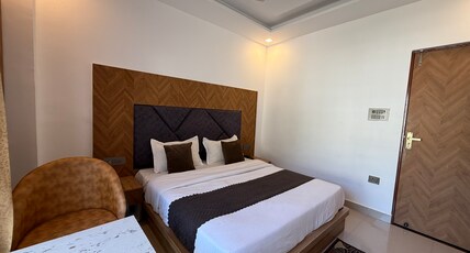Hotel Mahadev Restaurant & Cafe Room Type - Standard Room