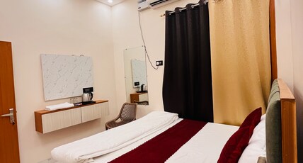 Shivam Palace Room Type - Super Deluxe 104