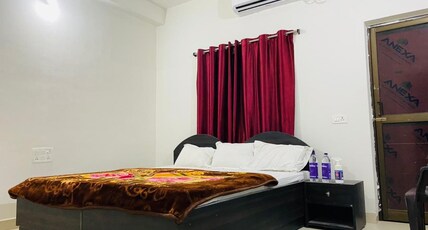 Gaurav Guest House, Bodhgaya Room Type - Deluxe Room