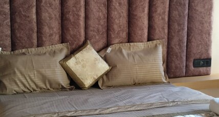 Sky Ganga Resort Room Type - super delux double bed