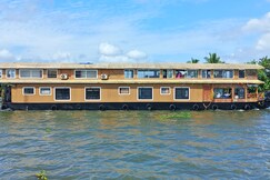 Vinayak Tours Houeboats