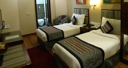 Hotel Downtown  Room Type - Deluxe Room