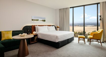 Crowne Plaza ADELAIDE MAWSON LAKES Room Type - Premium Room