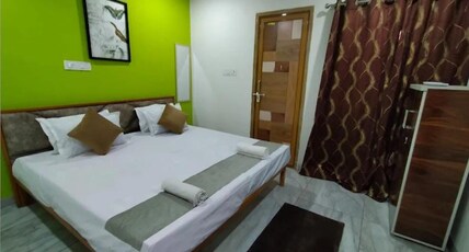 Shree shreedhar Guest House Room Type - Deluxe AC Room