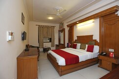 Hotel O Gold Palace