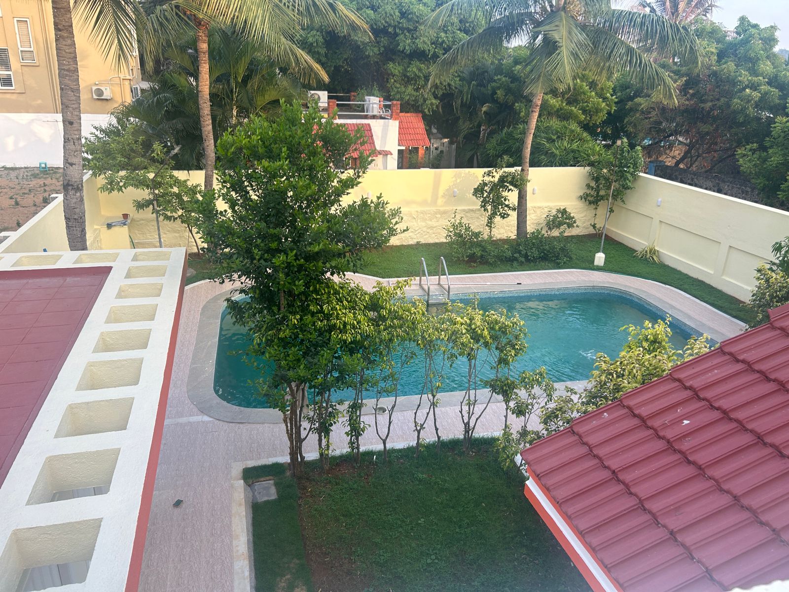 Kamar Villa - Tap to explore photos