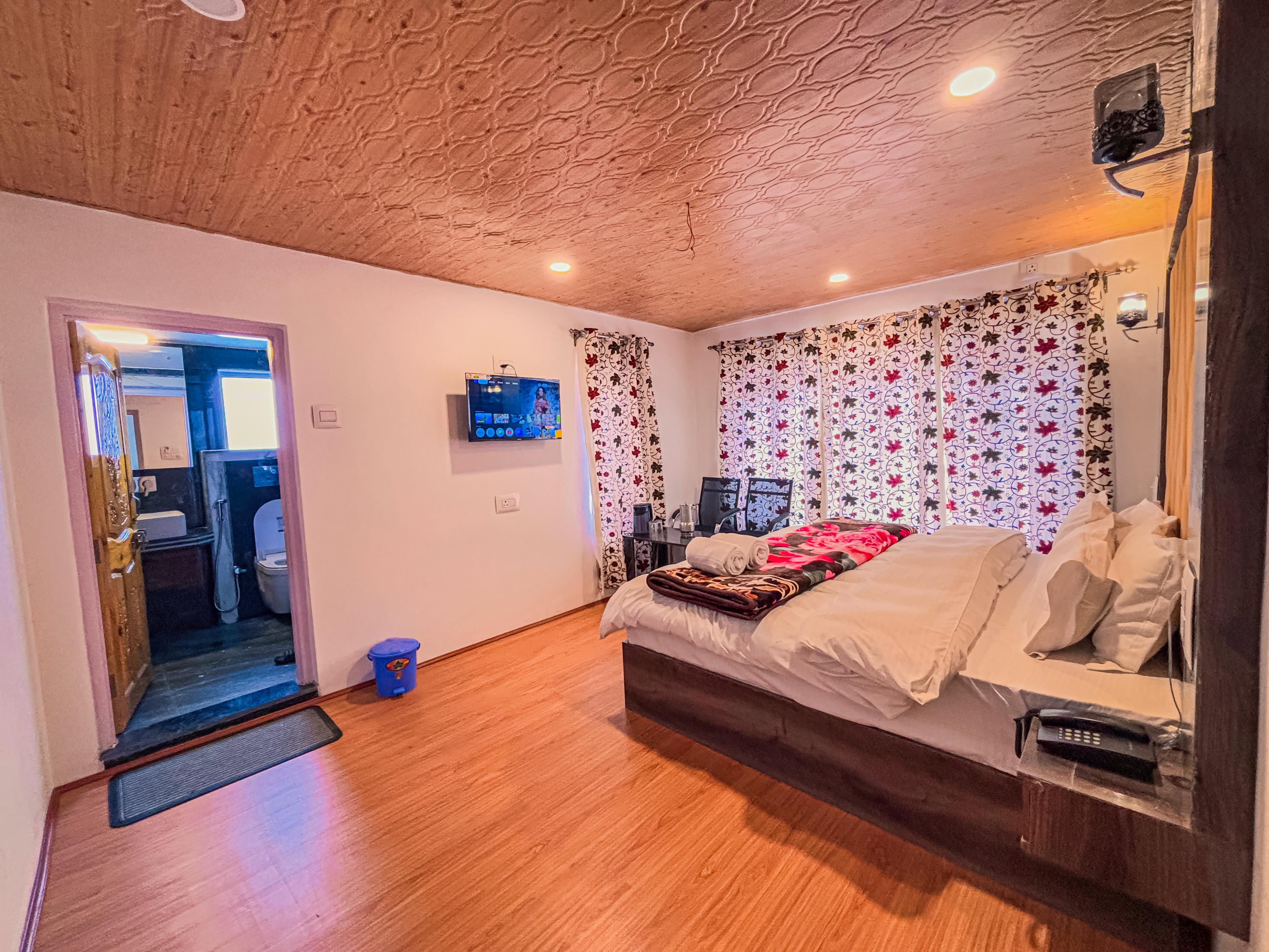 Hotel Snow Touch Pahalgam - Tap to explore photos