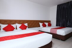 OYO 89672 Eg Hotel Jj