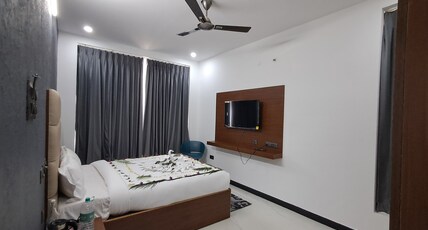 Forest Abode Room Type - Deluxe Queen Room