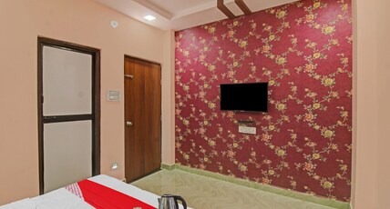 Hotel O Raj Hotel Room Type - Deluxe