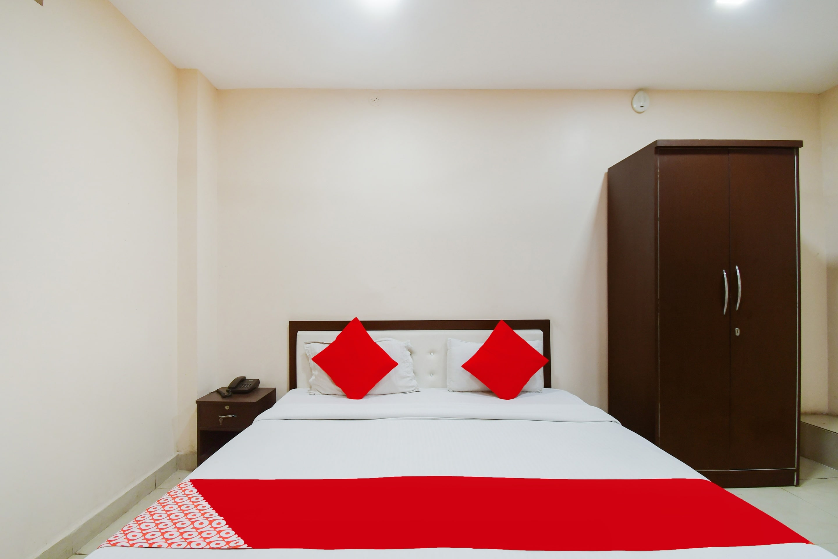 Hotel O Harihar Premium - Tap to explore photos