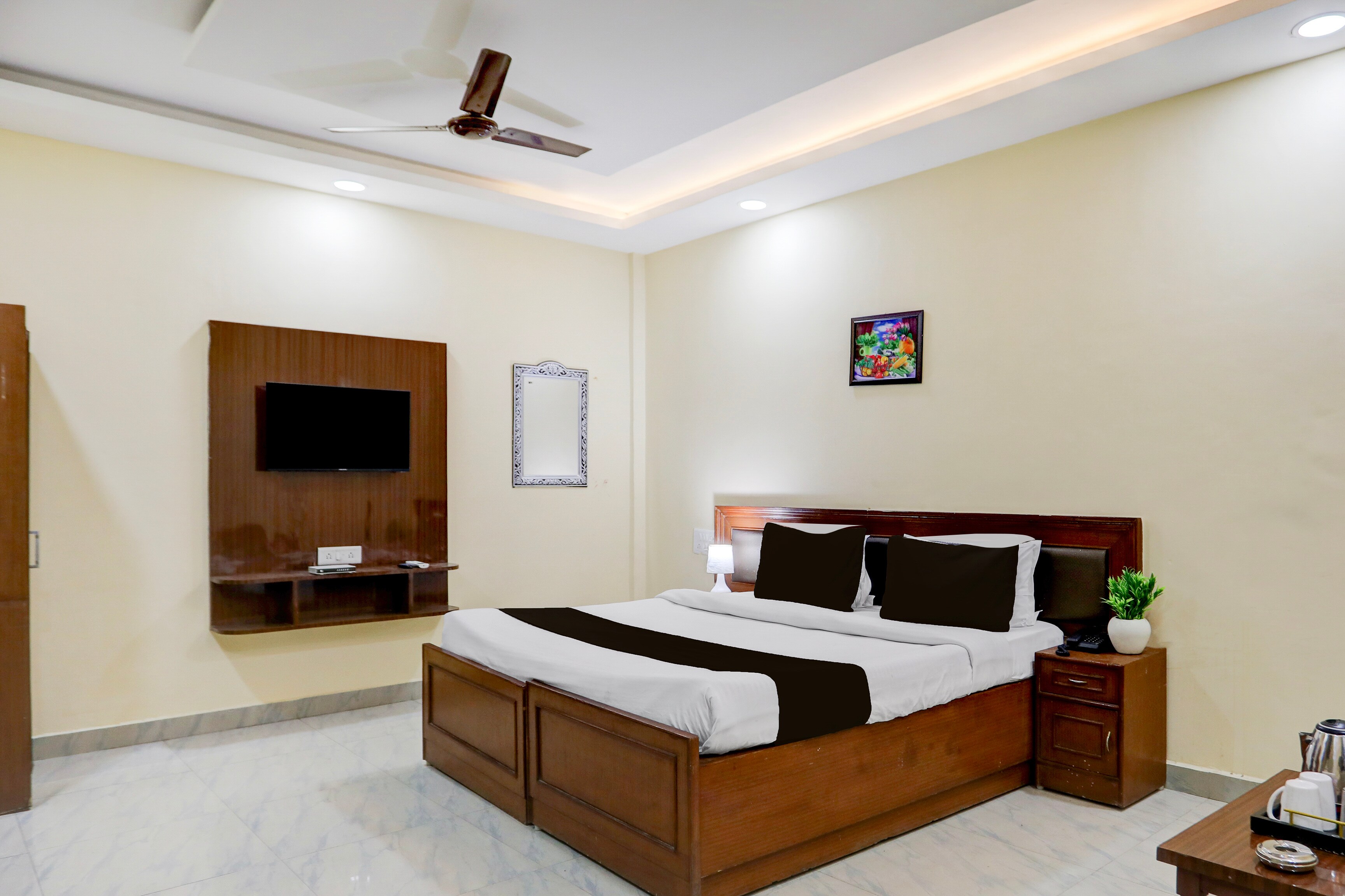 Hotel O Rae Bareli Railway Junction Formerly Nova Resorts & Luxury Farm - Tap to explore photos