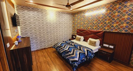 Green Pearl - Terrace Sitting x Bonfires Room Type - Delightful Room 102