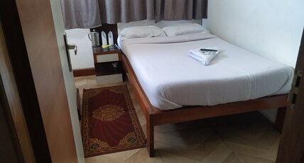 Shaurya Inn Room Type - Budget Double room