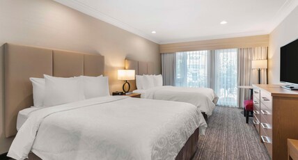 Best Western Plus Kelowna Hotel & Suites Room Type - 2 Queen Beds, Non-Smoking, Deluxe Room, Refrigerator, Full Breakfast