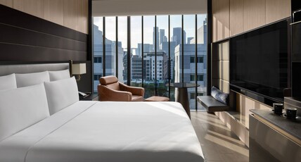 InterContinental Singapore Robertson Quay Room Type - 1 King Classic Corner Club Lounge Access