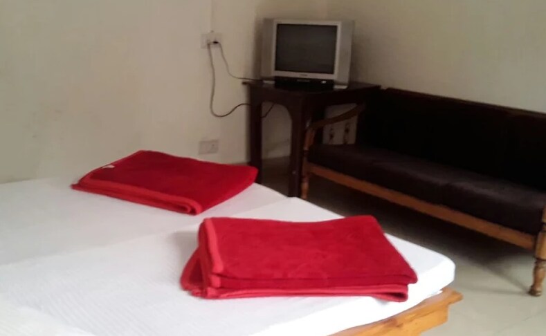 Hotel The Mishra Regency - Tap to explore photos
